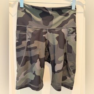 Old Navy Women's Olive & Black Camo Bike Shorts with Side Pockets
